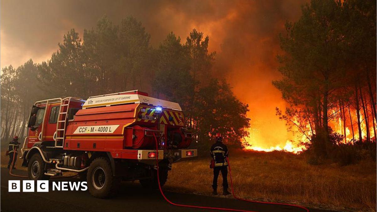kebakaran hutan Prancis yang menyebabkan evakuasi besar-besaran
